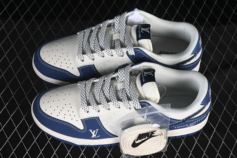 All categories Nk SB Dunk Series Nk SB Dunk Low High-end customized low-top sneakers Nike SB Dunk Low LV co-branded distressed denim hook Anniversary high-end customized low-top casual sneakers XS6089-631